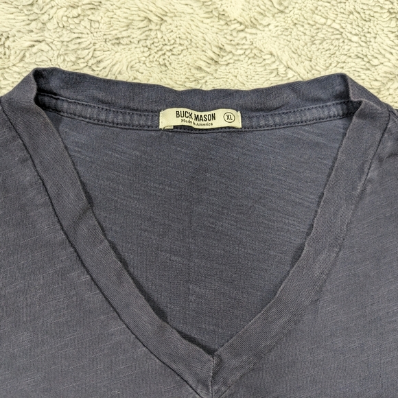 Buck Mason Shirt Men's XL Blue Navy Venice Wash Slub Curved Hem V-Neck Tee - Picture 3 of 7